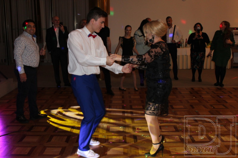Oslava v Piešťanoch a ozvučenie kapely Kmeťoband